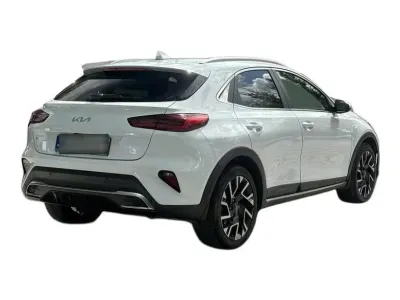 BIAŁY SUV KIA XCEED z 2023 r., BENZYNA, skrzynia biegów AUTOMATYCZNA 160KM, zdjęcie 10 z 19