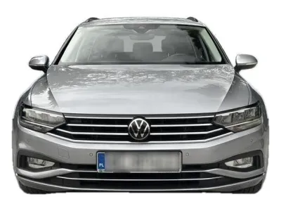 SREBRNY KOMBI VOLKSWAGEN PASSAT z 2023 r., BENZYNA, skrzynia biegów AUTOMATYCZNA 150KM, zdjęcie 11 z 19