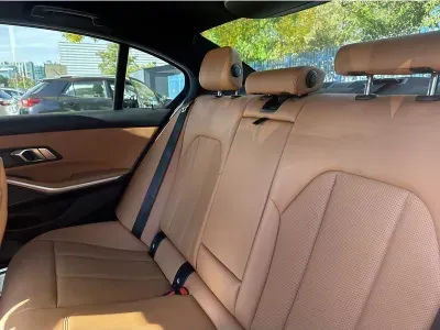 SZARY SEDAN BMW SERIE 3 LIM z 2023 r., BENZYNA, skrzynia biegów AUTOMATYCZNA 184KM, zdjęcie 7 z 18