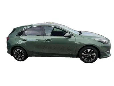 ZIELONY HATCHBACK KIA CEED z 2024 r., BENZYNA, skrzynia biegów AUTOMATYCZNA 103KM, zdjęcie 23 z 27