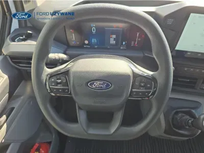 BIAŁY VAN FORD TRANSIT CUSTOM z 2024 r., DIESEL, skrzynia biegów MANUALNA 100KM, zdjęcie 23 z 24