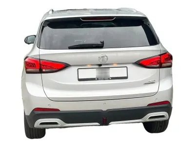 SREBRNY SUV MG ZS z 2026 r., HYBRYDA/BENZYNA, skrzynia biegów AUTOMATYCZNA 197KM, zdjęcie 4 z 15