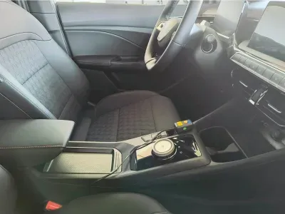SREBRNY HATCHBACK MG 3 HYBRID + z 2026 r., HYBRYDA/BENZYNA, skrzynia biegów AUTOMATYCZNA 195KM, zdjęcie 13 z 18