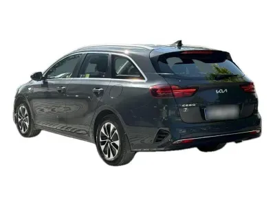 SZARY KOMBI KIA CEED z 2025 r., BENZYNA, skrzynia biegów AUTOMATYCZNA 140KM, zdjęcie 10 z 19