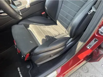 CZERWONY SUV MERCEDES CLASE GLC z 2022 r., DIESEL, skrzynia biegów AUTOMATYCZNA 245KM, zdjęcie 12 z 19