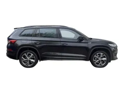 CZARNY SUV SKODA KODIAQ z 2022 r., BENZYNA, skrzynia biegów AUTOMATYCZNA 190KM, zdjęcie 17 z 19
