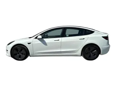 BIAŁY SEDAN TESLA MODEL 3 z 2022 r., ELEKTRYCZNY, skrzynia biegów AUTOMATYCZNA 306KM, zdjęcie 2 z 19