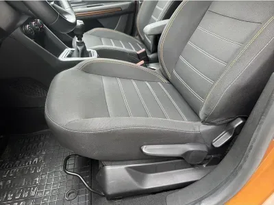 POMARAŃCZOWY HATCHBACK DACIA SANDERO III z 2022 r., BENZYNA, skrzynia biegów MANUALNA 90KM, zdjęcie 18 z 19