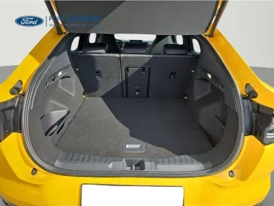 ŻÓŁTY HATCHBACK FORD CAPRI z 2025 r., ELEKTRYCZNY, skrzynia biegów AUTOMATYCZNA 210KM, zdjęcie 22 z 28
