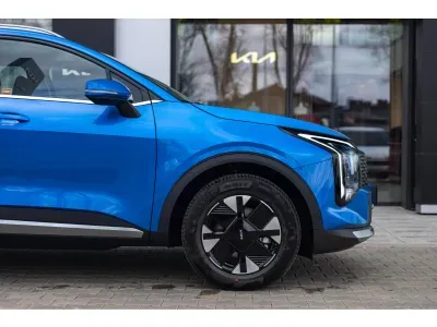 NIEBIESKI SUV KIA SPORTAGE z 2026 r., HYBRYDA/BENZYNA, skrzynia biegów AUTOMATYCZNA 239KM, zdjęcie 14 z 18