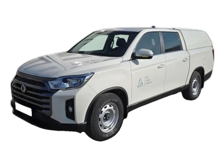 BIAŁY SUV SSANGYONG MUSSO z 2022 r., DIESEL, skrzynia biegów MANUALNA 148KM, zdjęcie główne