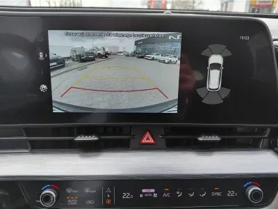 SREBRNY SUV KIA SPORTAGE z 2023 r., BENZYNA, skrzynia biegów AUTOMATYCZNA 110KM, zdjęcie 6 z 25