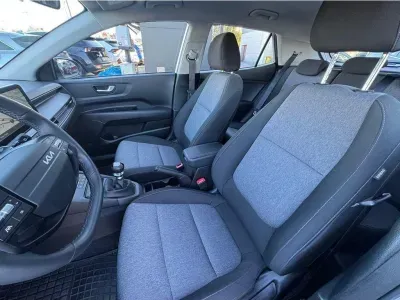 SREBRNY SUV KIA STONIC z 2026 r., BENZYNA, skrzynia biegów MANUALNA 74KM, zdjęcie 8 z 21