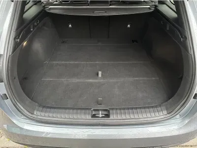 SREBRNY KOMBI KIA CEED z 2023 r., BENZYNA, skrzynia biegów AUTOMATYCZNA 160KM, zdjęcie 14 z 19