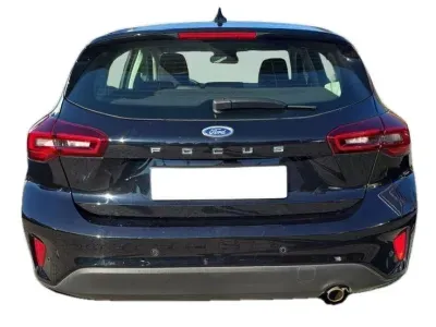 CZARNY HATCHBACK FORD FOCUS z 2023 r., BENZYNA, skrzynia biegów MANUALNA 92KM, zdjęcie 20 z 29