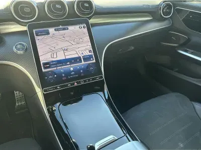 SZARY SEDAN MERCEDES C -KLASSE LIM z 2024 r., BENZYNA, skrzynia biegów AUTOMATYCZNA 193KM, zdjęcie 8 z 19