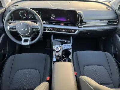 SZARY SUV KIA SPORTAGE z 2025 r., BENZYNA, skrzynia biegów AUTOMATYCZNA 210KM, zdjęcie 12 z 18