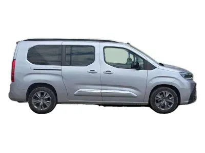 SZARY VAN TOYOTA PROACE CITY VERSO z 2024 r., DIESEL, skrzynia biegów AUTOMATYCZNA 96KM, zdjęcie 9 z 25