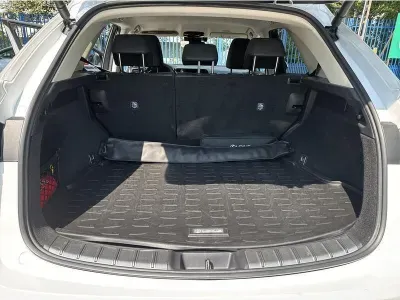 BIAŁY SUV LEXUS NX z 2022 r., HYBRYDA/BENZYNA, skrzynia biegów AUTOMATYCZNA 242KM, zdjęcie 11 z 19