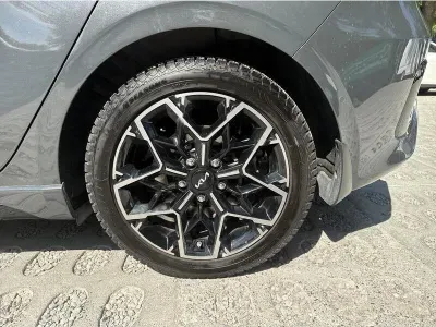 CZARNY HATCHBACK KIA CEED z 2022 r., BENZYNA, skrzynia biegów AUTOMATYCZNA 160KM, zdjęcie 12 z 19