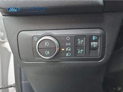 BIAŁY SUV FORD KUGA z 2020 r., BENZYNA, skrzynia biegów MANUALNA 110KM, zdjęcie 27 z 28