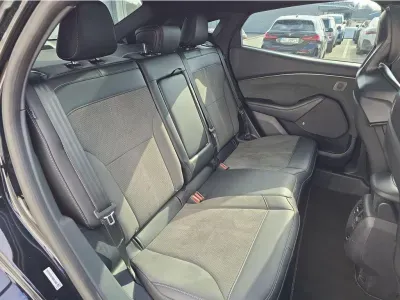 CZARNY SUV FORD MUSTANG MACH-E z 2022 r., ELEKTRYCZNY, skrzynia biegów AUTOMATYCZNA 358KM, zdjęcie 10 z 29