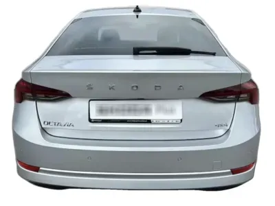 SREBRNY HATCHBACK SKODA OCTAVIA IV z 2022 r., BENZYNA, skrzynia biegów AUTOMATYCZNA 200KM, zdjęcie 2 z 10