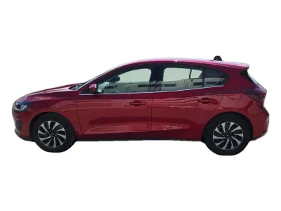 CZERWONY HATCHBACK FORD FOCUS z 2023 r., BENZYNA, skrzynia biegów MANUALNA 92KM, zdjęcie 15 z 27