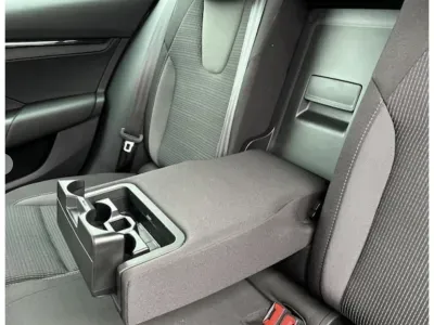 SZARY KOMBI SKODA OCTAVIA COMBI z 2024 r., BENZYNA, skrzynia biegów MANUALNA 150KM, zdjęcie 6 z 18