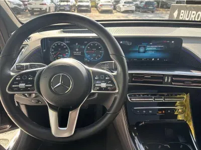 CZARNY SUV MERCEDES CLASE EQC z 2021 r., ELEKTRYCZNY, skrzynia biegów AUTOMATYCZNA 408KM, zdjęcie 15 z 18