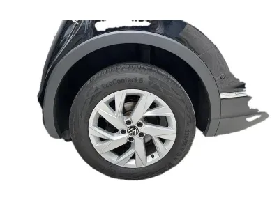CZARNY SUV VOLKSWAGEN TIGUAN z 2022 r., DIESEL, skrzynia biegów AUTOMATYCZNA 150KM, zdjęcie 3 z 18
