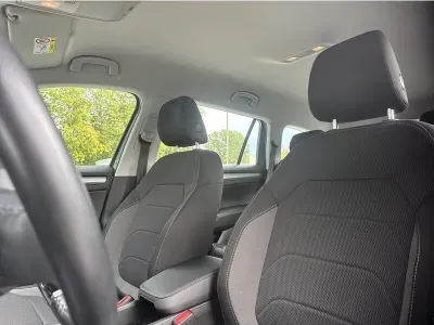 SZARY SUV SKODA KODIAQ z 2022 r., BENZYNA, skrzynia biegów AUTOMATYCZNA 150KM, zdjęcie 4 z 18