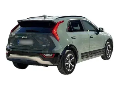 ZIELONY SUV KIA NIRO z 2022 r., HYBRYDA/BENZYNA, skrzynia biegów AUTOMATYCZNA 184KM, zdjęcie 12 z 18