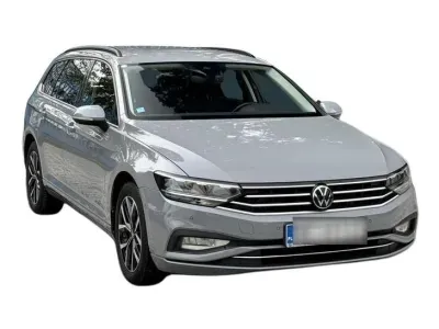 SZARY KOMBI VOLKSWAGEN PASSAT z 2023 r., BENZYNA, skrzynia biegów AUTOMATYCZNA 150KM, zdjęcie 9 z 19
