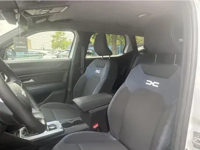 BIAŁY SUV DACIA DUSTER III z 2024 r., BENZYNA, skrzynia biegów MANUALNA 131KM, zdjęcie 19 z 19