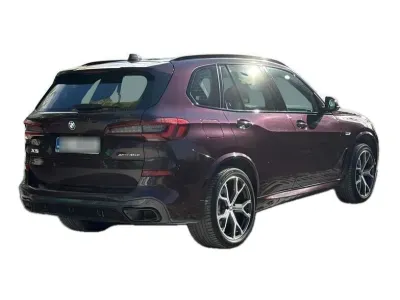 CZERWONY SUV BMW X5 z 2022 r., HYBRYDA/BENZYNA, skrzynia biegów AUTOMATYCZNA 394KM, zdjęcie 12 z 18