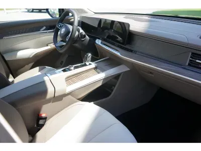 SZARY SUV MG MGS9 PHEV z 2026 r., HYBRYDA/BENZYNA, skrzynia biegów AUTOMATYCZNA 299KM, zdjęcie 6 z 12