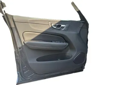 NIEBIESKI SUV VOLVO XC60 z 2022 r., DIESEL, skrzynia biegów AUTOMATYCZNA 197KM, zdjęcie 12 z 19