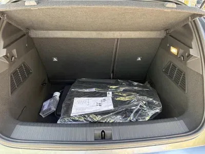 SZARY HATCHBACK RENAULT MEGANE-E-TECH ELECTRIC z 2023 r., ELEKTRYCZNY, skrzynia biegów AUTOMATYCZNA 218KM, zdjęcie 5 z 17