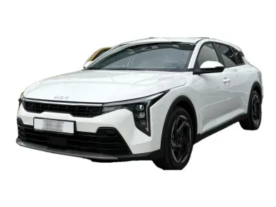 BIAŁY HATCHBACK KIA K4 z 2026 r., BENZYNA, skrzynia biegów AUTOMATYCZNA 150KM, zdjęcie główne