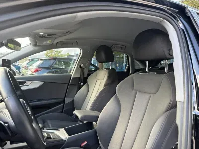 CZARNY SEDAN AUDI A4 z 2022 r., BENZYNA, skrzynia biegów AUTOMATYCZNA 150KM, zdjęcie 16 z 19