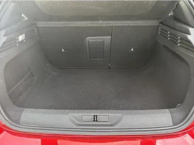 CZERWONY HATCHBACK PEUGEOT 308 z 2023 r., BENZYNA, skrzynia biegów AUTOMATYCZNA 131KM, zdjęcie 12 z 18