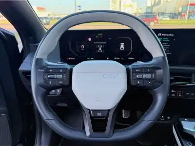CZARNY SUV KIA EV6 z 2025 r., ELEKTRYCZNY, skrzynia biegów AUTOMATYCZNA 239KM, zdjęcie 17 z 38