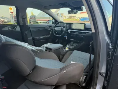 SREBRNY SUV KIA XCEED z 2026 r., BENZYNA, skrzynia biegów AUTOMATYCZNA 110KM, zdjęcie 6 z 22