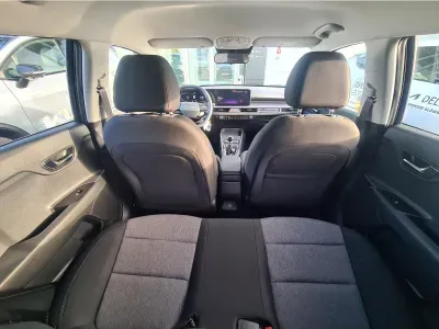 NIEBIESKI HATCHBACK KIA STONIC z 2025 r., BENZYNA, skrzynia biegów MANUALNA 100KM, zdjęcie 7 z 10