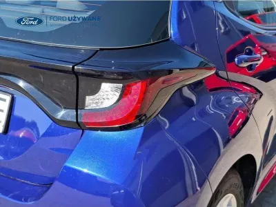 NIEBIESKI HATCHBACK TOYOTA YARIS z 2024 r., BENZYNA, skrzynia biegów MANUALNA 92KM, zdjęcie 17 z 28