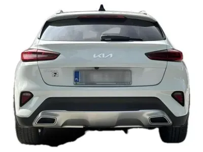 BIAŁY SUV KIA XCEED z 2022 r., BENZYNA, skrzynia biegów AUTOMATYCZNA 160KM, zdjęcie 13 z 19