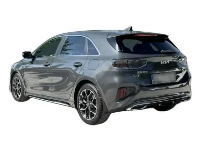 CZARNY HATCHBACK KIA CEED z 2022 r., BENZYNA, skrzynia biegów AUTOMATYCZNA 160KM, zdjęcie 13 z 19