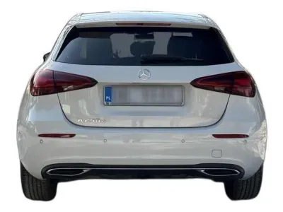 BIAŁY HATCHBACK MERCEDES CLASE A z 2023 r., HYBRYDA/BENZYNA, skrzynia biegów AUTOMATYCZNA 218KM, zdjęcie 7 z 19