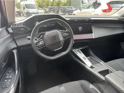 CZERWONY HATCHBACK PEUGEOT 308 z 2023 r., BENZYNA, skrzynia biegów AUTOMATYCZNA 131KM, zdjęcie 16 z 18